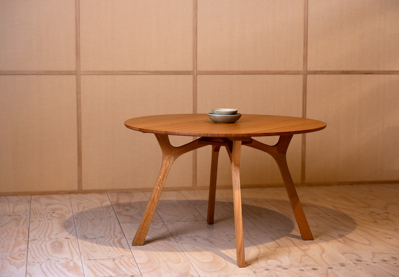 Lyssna Dining Table Round / Ex-Display