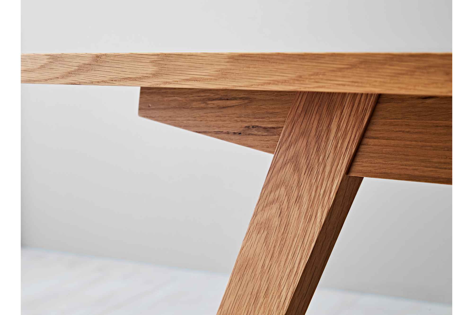 Estrella Dining Table