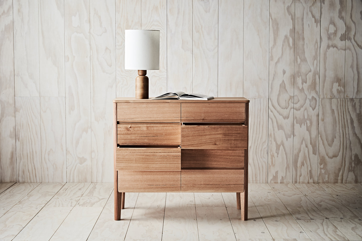 Kuri Dresser