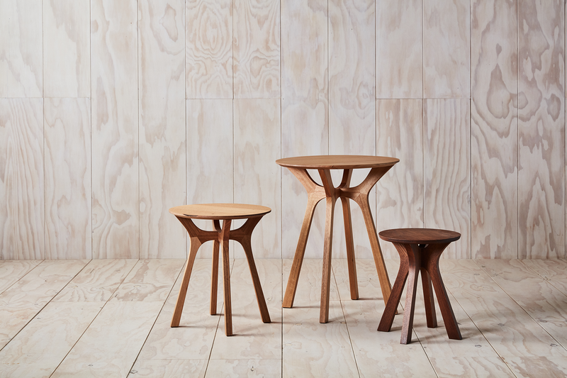 Lyssna Side Table