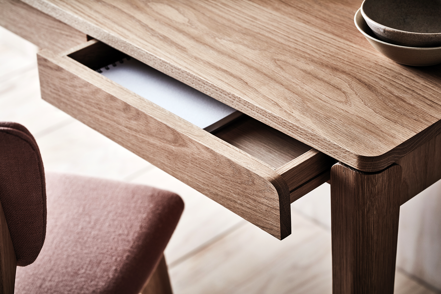 Polly Desk