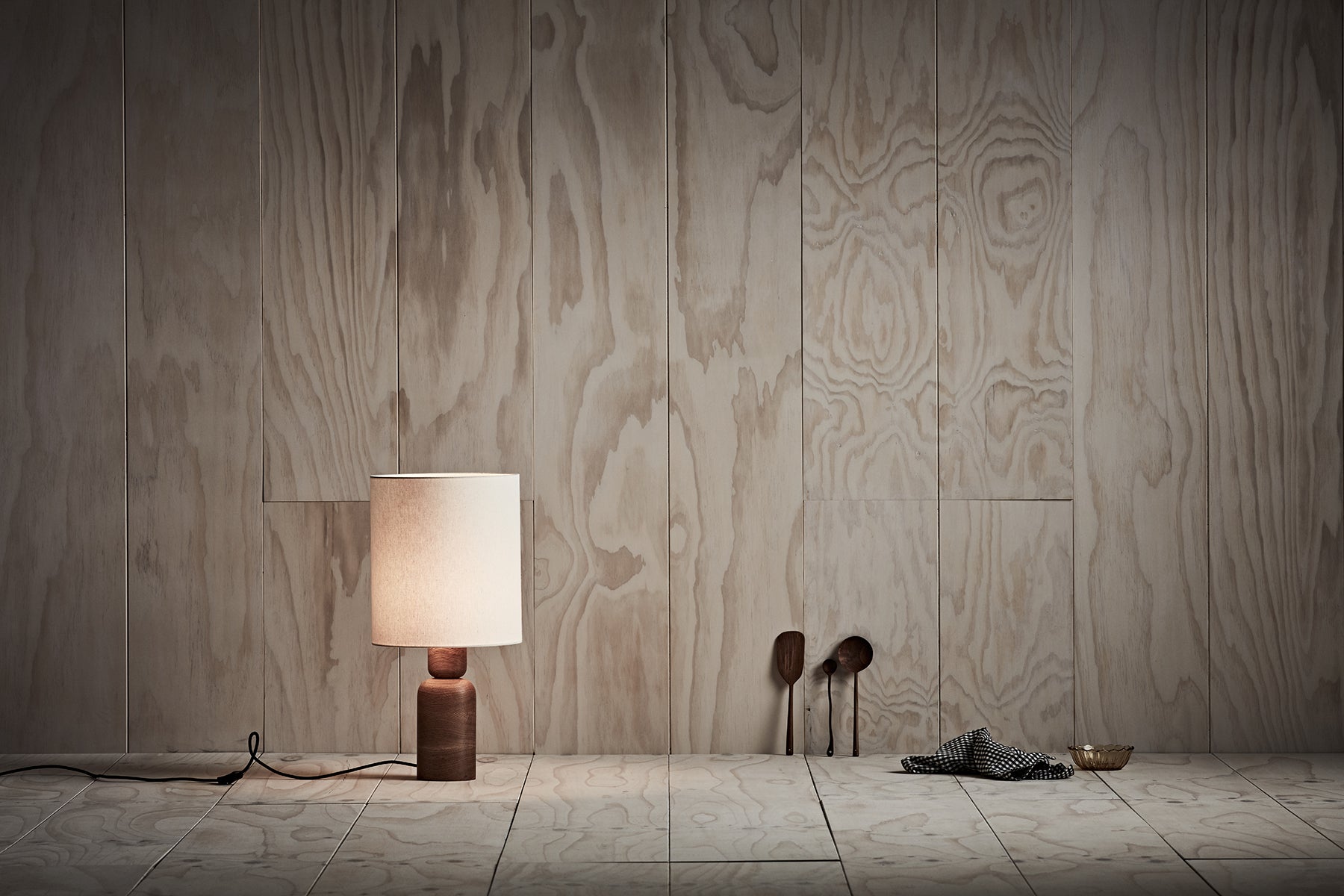 Tote Table Lamp