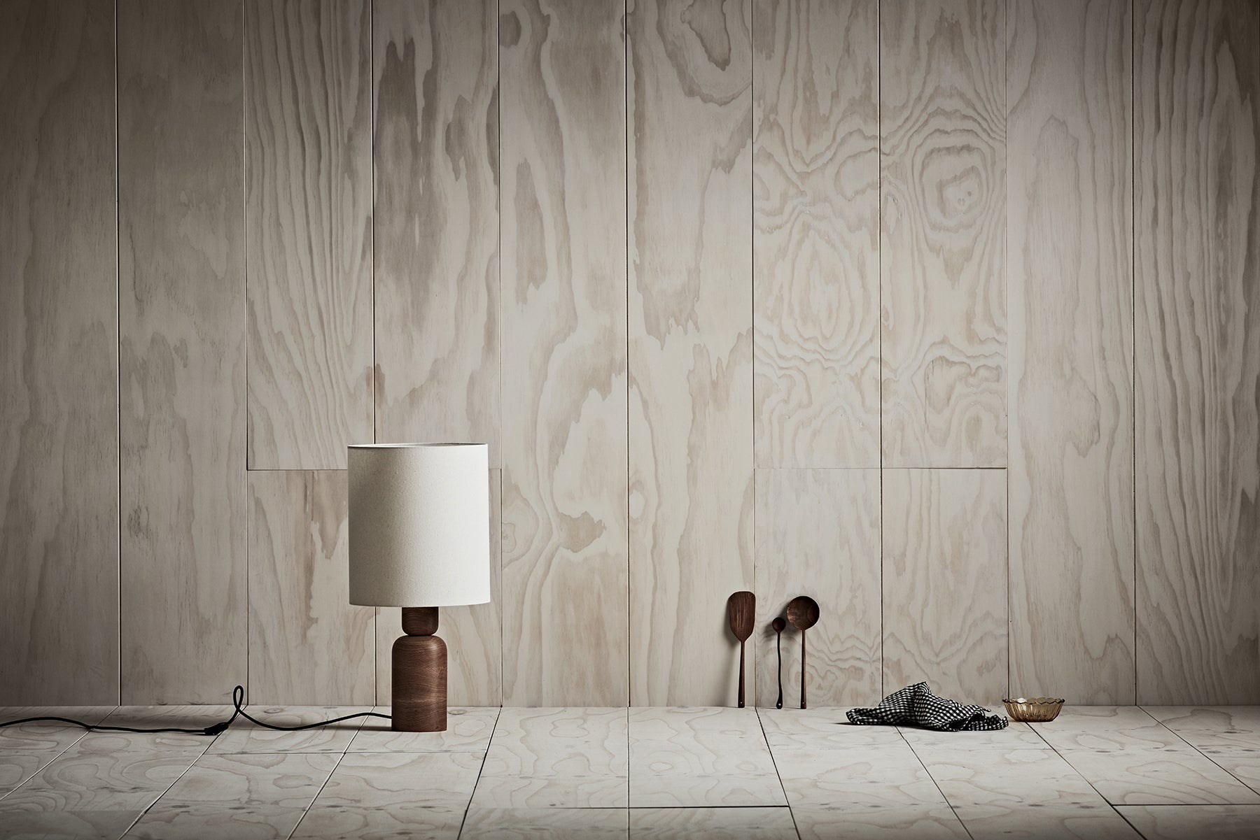 Tote Table Lamp