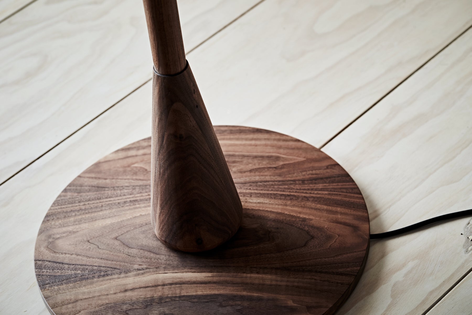 Tote Floor Lamp