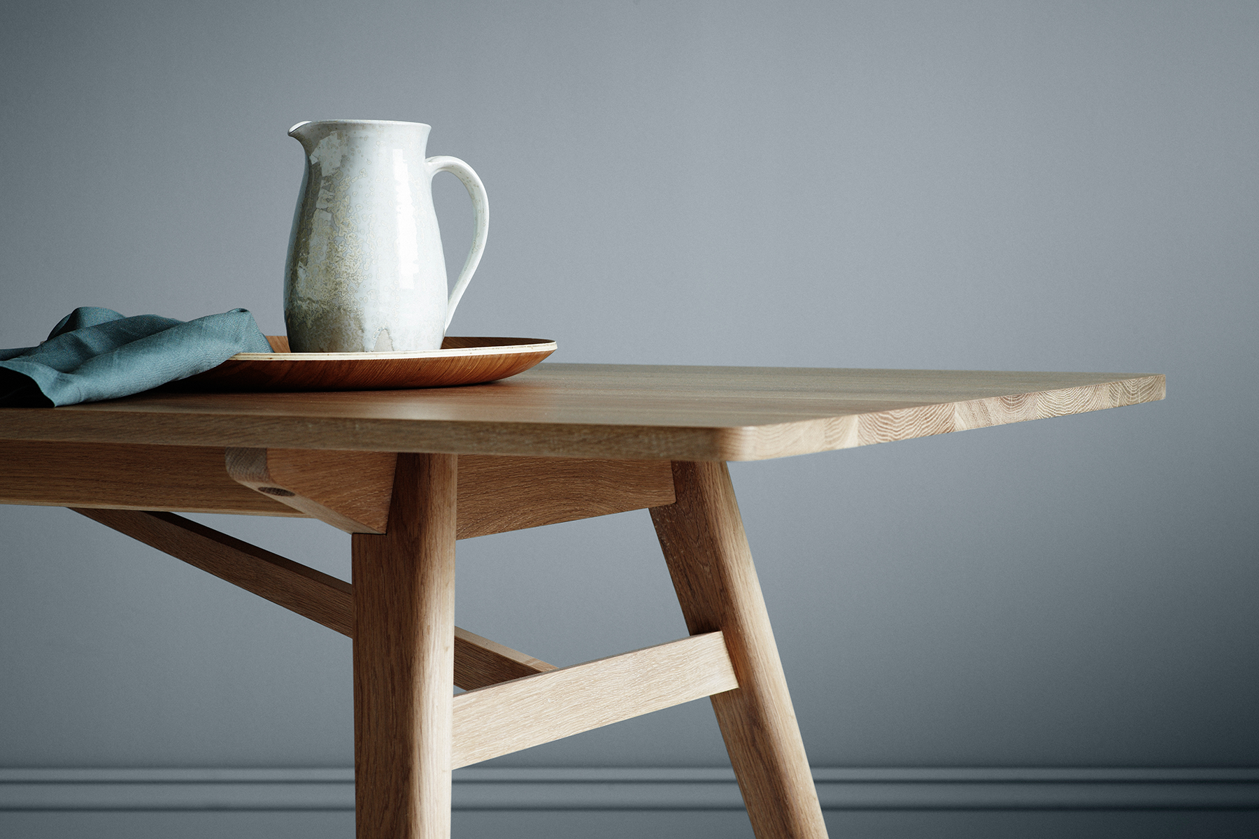 Tuki Dining Table