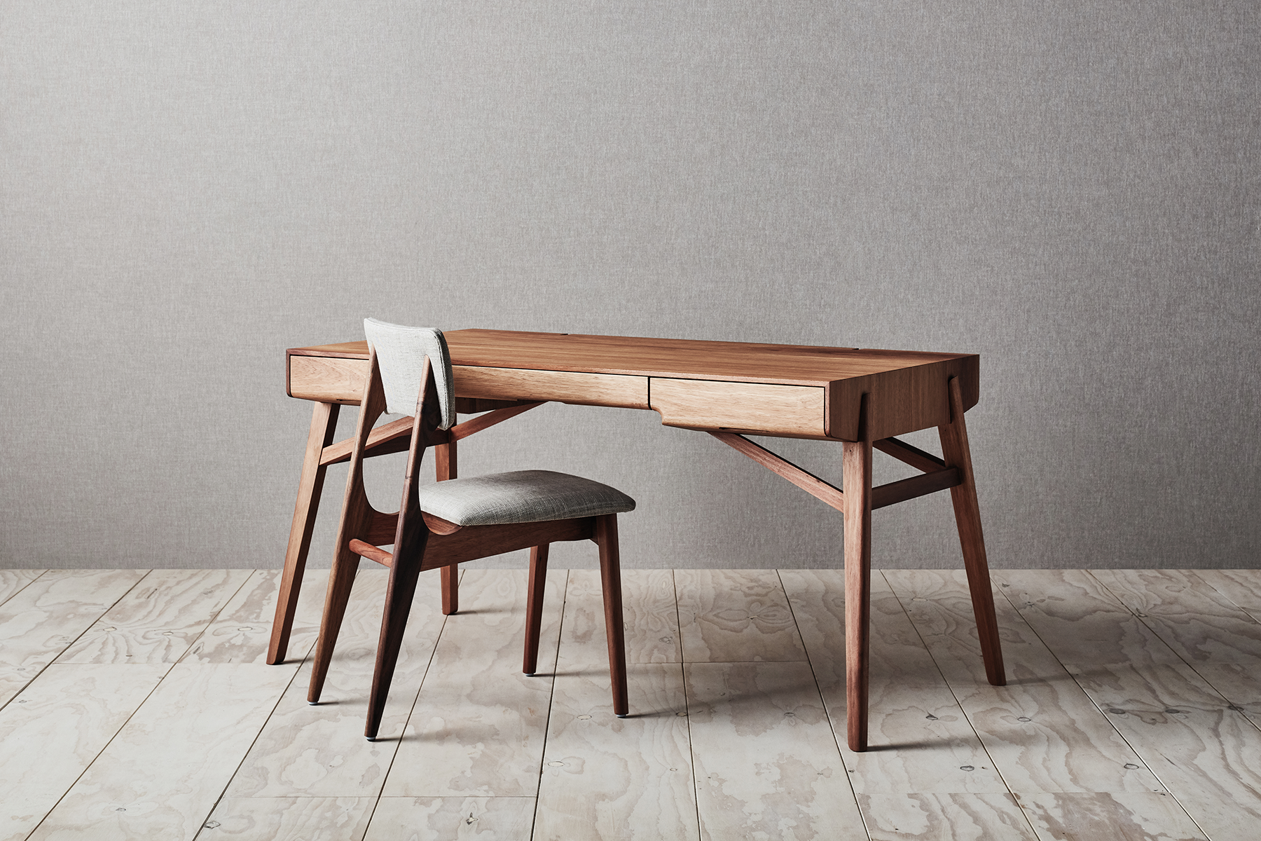 Tuki Desk
