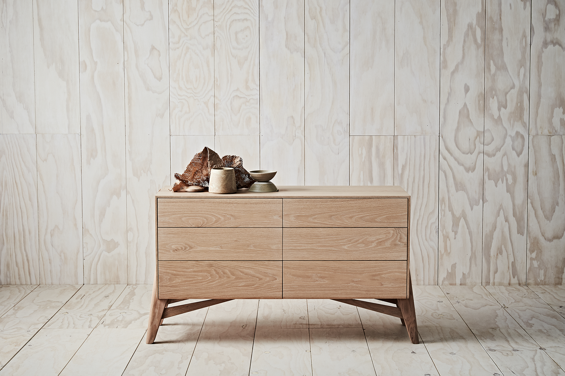 Tuki Dresser