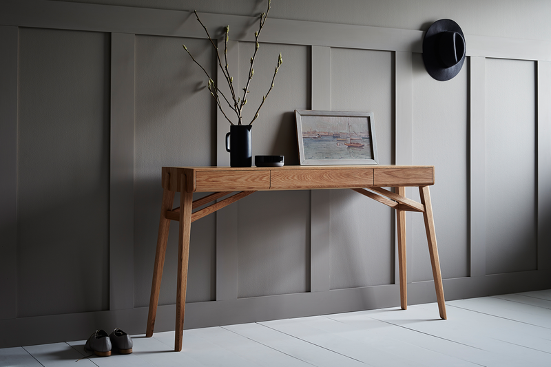 Tuki Hall Table