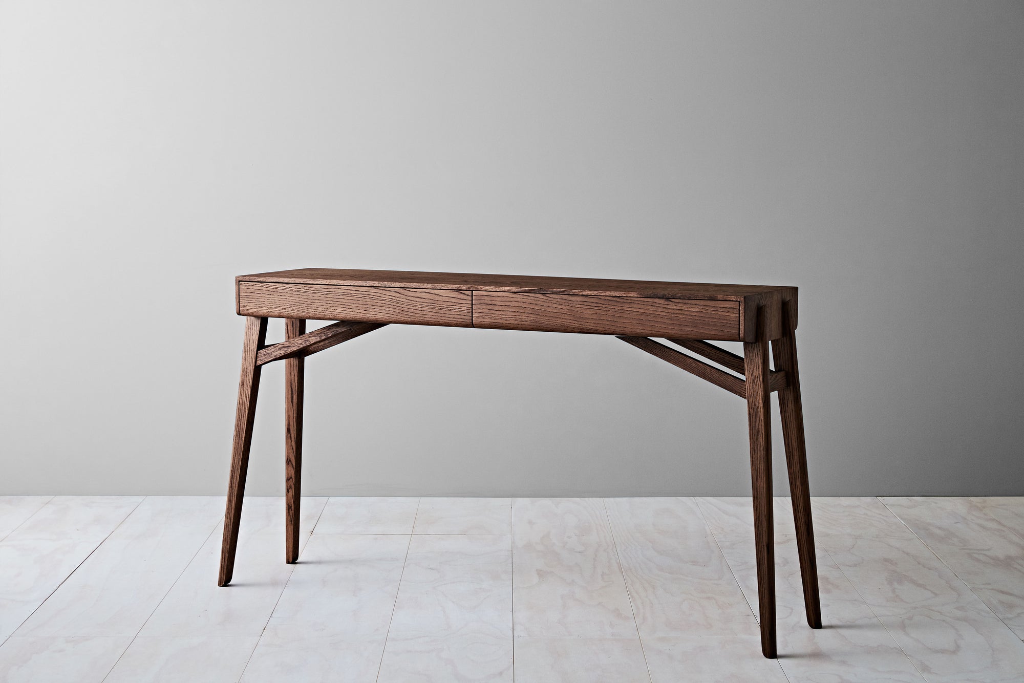 Tuki Hall Table