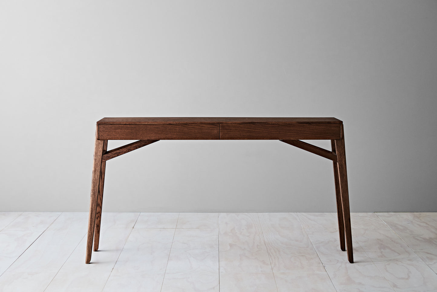 Tuki Hall Table