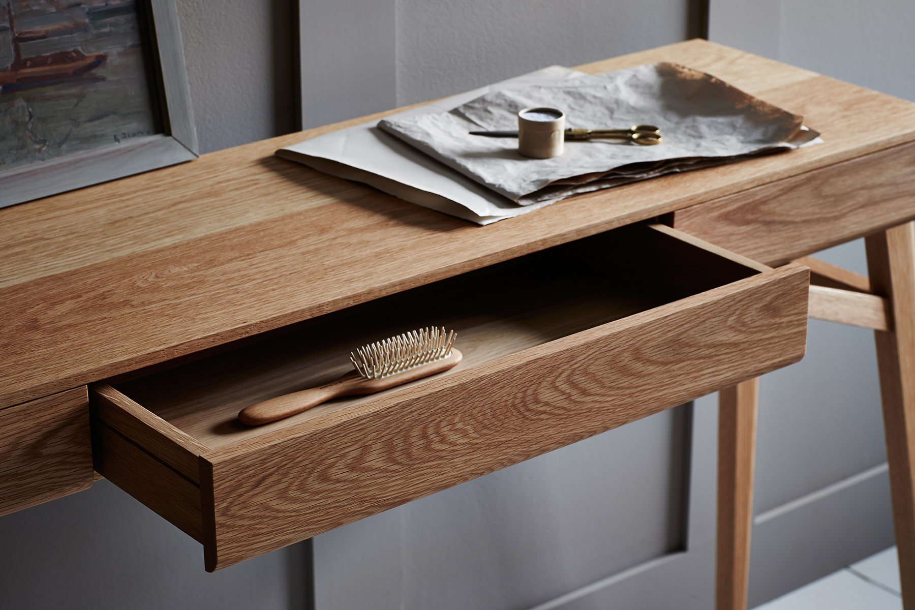 Tuki Hall Table
