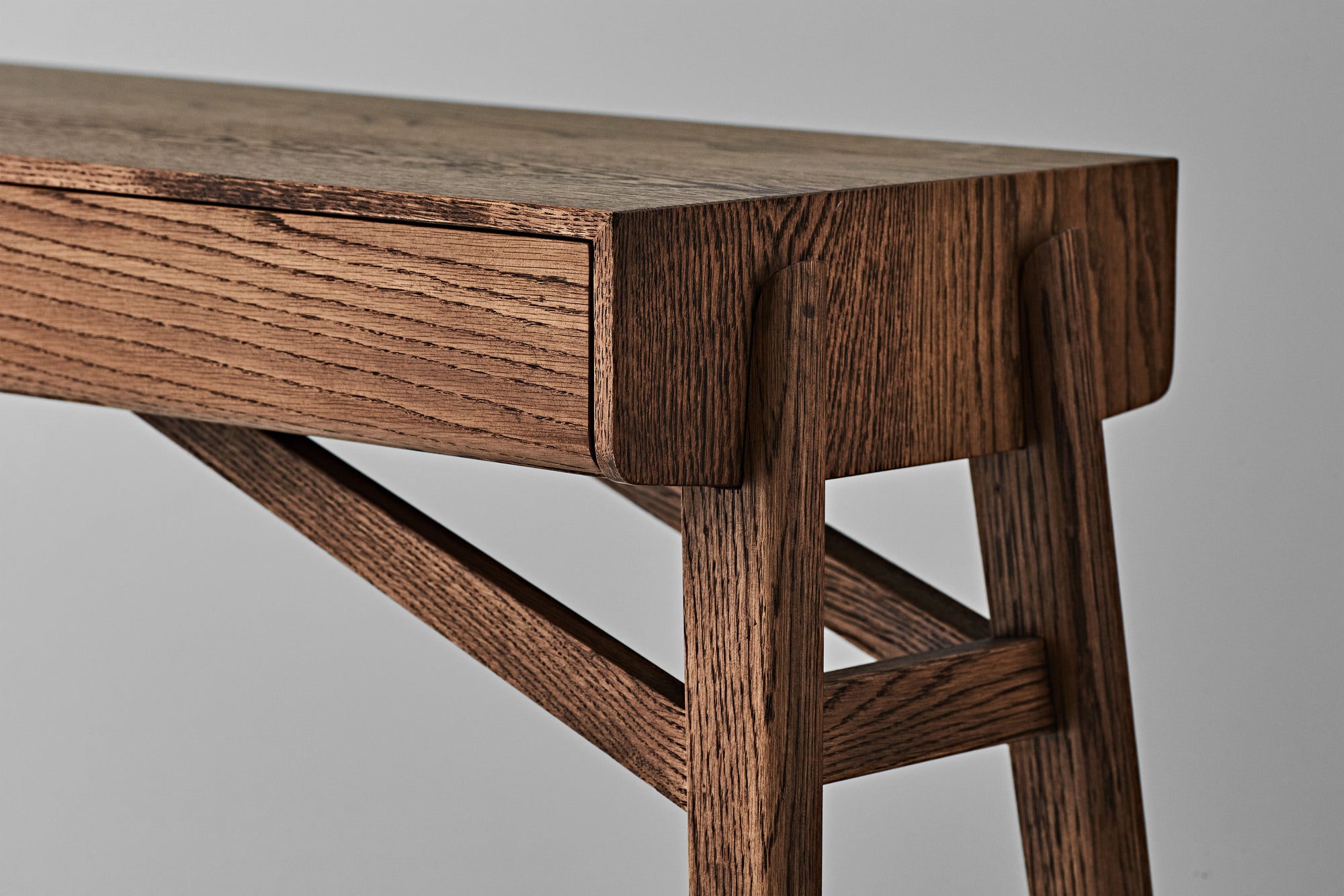 Tuki Hall Table